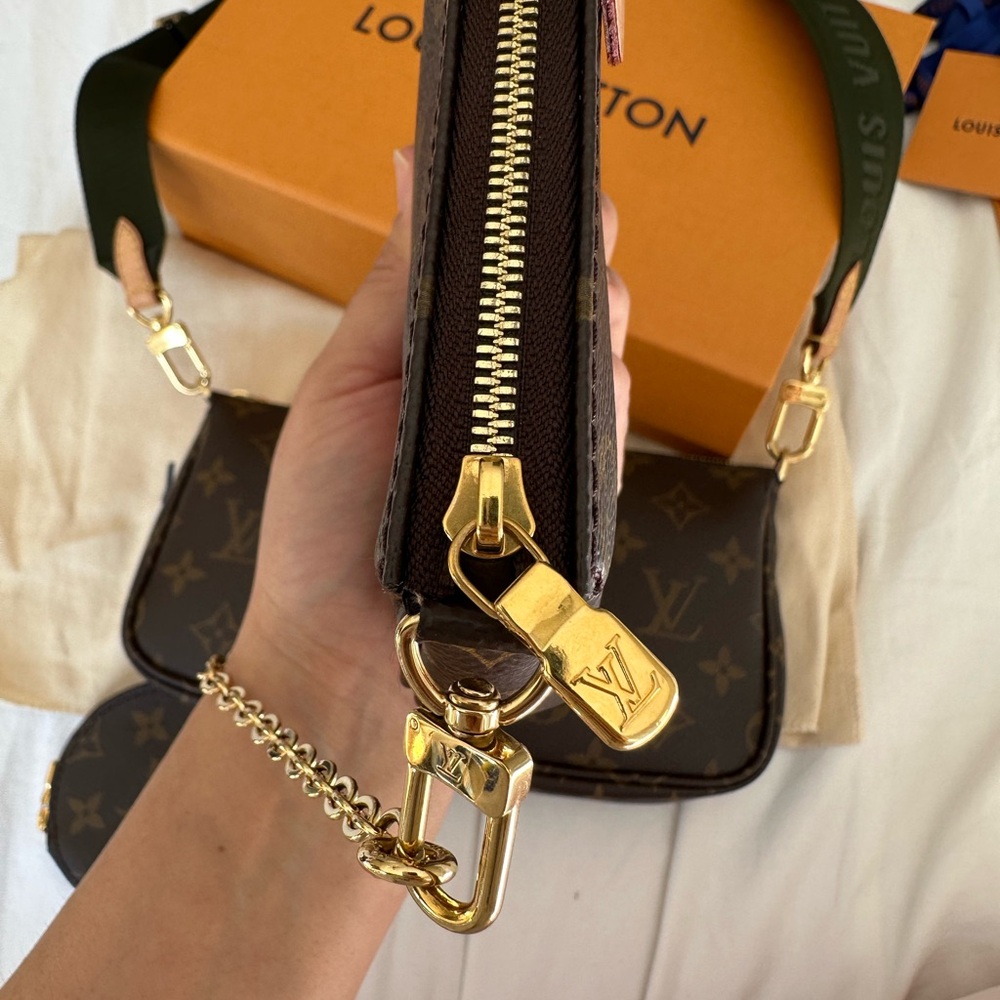 Louis Vuitton Monogram Multi-Pochette Crossbody Bag with Green Strap - Picture 11 of 16